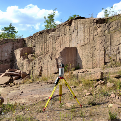 Sandstein Steinbruch mit gut aufgeschlossenem Kluftsystem