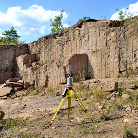 Sandstein Steinbruch mit gut aufgeschlossenem Kluftsystem
