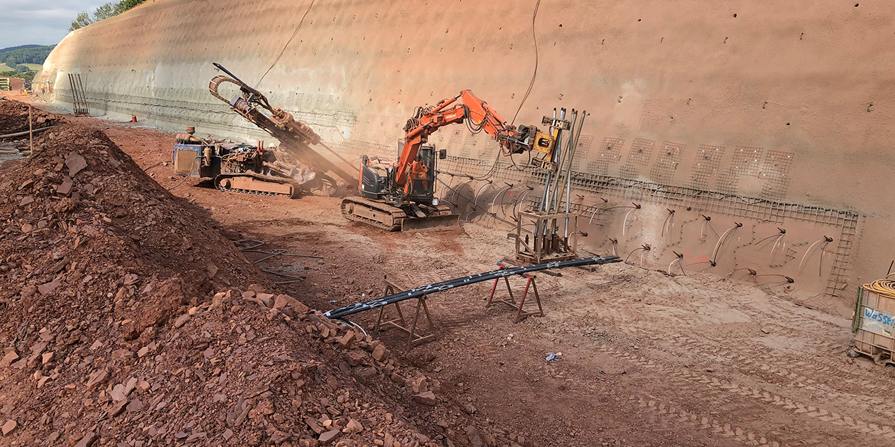 Böschungssicherung im Rahmen des Neubaus der Autobahn A44 bei Eschwege in Nordhessen
